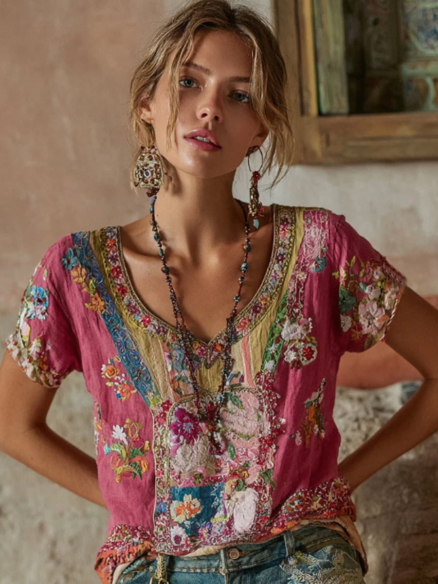 Bohème™ | Blouse met geborduurd bloemmotief en V-hals